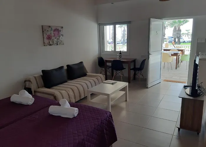 Zorbas Sea View No 5 דירה